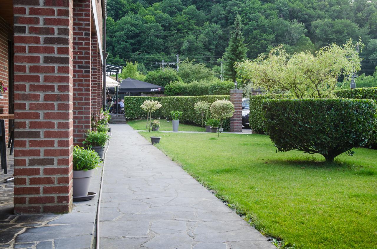 Auberge De La Lesse Celles  Exterior foto